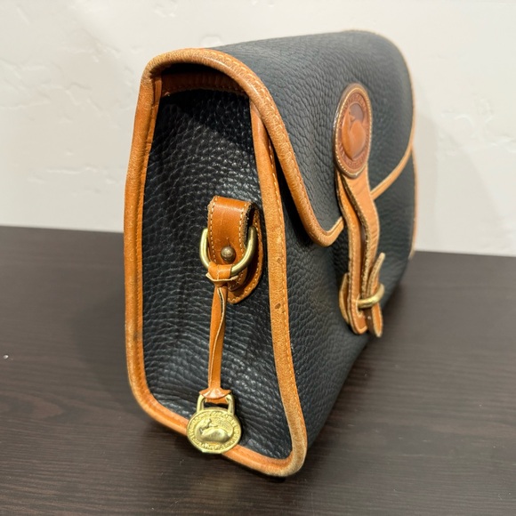 Vintage Dooney Bourke All Weathered Leather Essex Black Pebbled Crossbody Purse - Picture 3 of 15